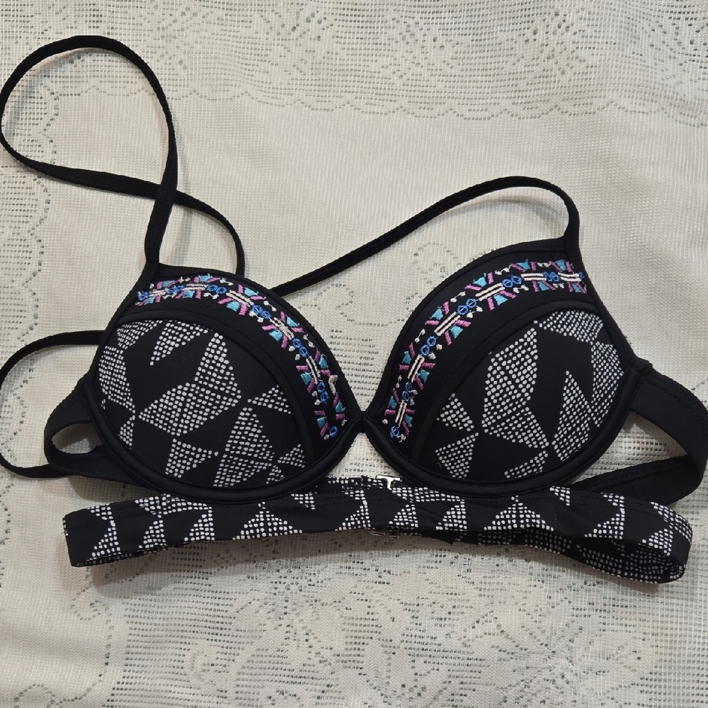 SO Black and White Geometric Bra Sz M